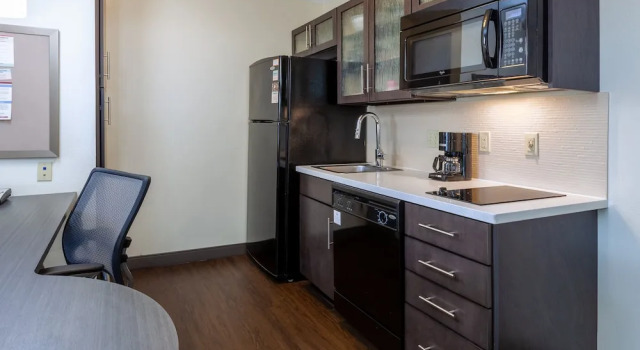 Номер Standard c 1 комнатой Candlewood Suites Kalamazoo by IHG
