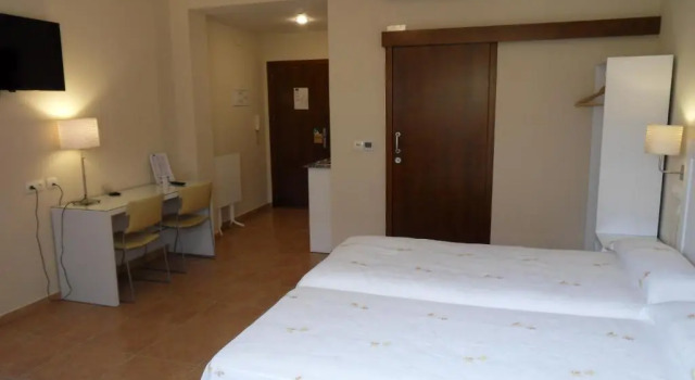 Hostal El Estudio, Забронировать Хостел Альманса Albacete Province, рядом с Театр Рехио