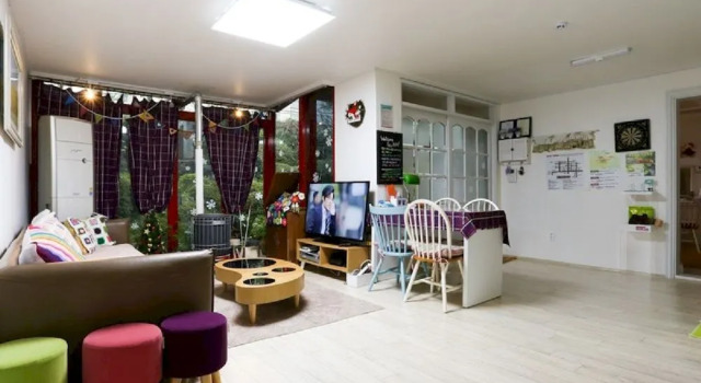 Jeju BP Guesthouse, Забронировать Отель Jeju City Чеджу, рядом с Развлекательный центр Playbox VR jeju