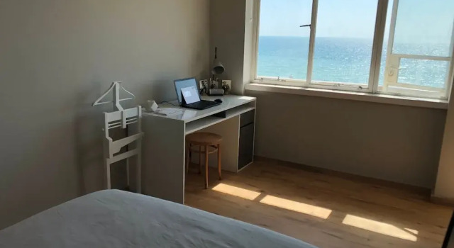 2 Bedroom Flat With Stunning Sea Views and Balcony, Забронировать Отель Отели Исторического графства Суссекса 3 звезды, 3*