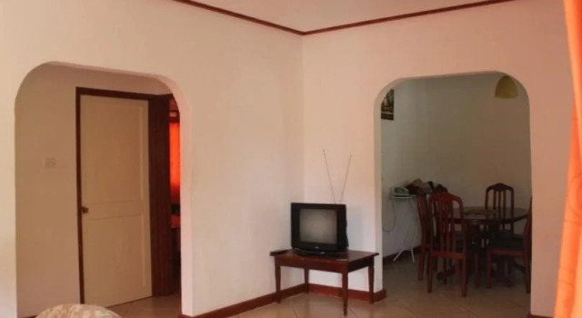 Chez Augustine, Book Guesthouse Hotels in Mahe with Parking, Parking