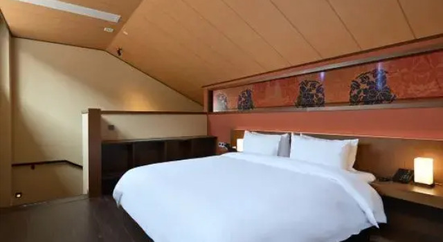 Люкс Shanghai Jingletang Hotel ( International Tourism Resort Chuansha Subway Station Store )