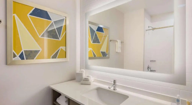 Четырёхместный номер Standard Comfort Inn & Suites Gaylord