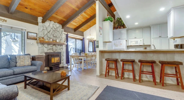 Condo 1 Mi to Village | Pool + Resort Amenities, Book Ferieresort Mammoth Lakes Mammoth