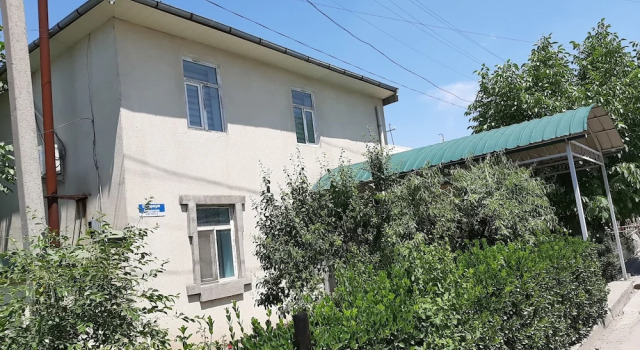 Hostel Nur, Book Hostel / Vandrerhjem Hostels i Osh region, Hostel / Vandrerhjem