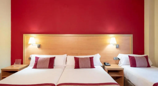 Standard Kolmen hengen huone Hotel Real