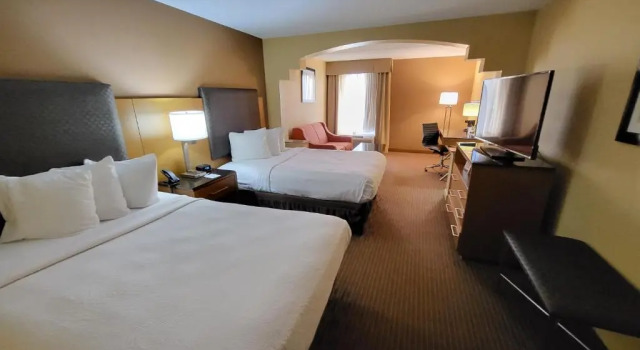 Четырёхместный люкс Wingate by Wyndham Greensboro-Coliseum