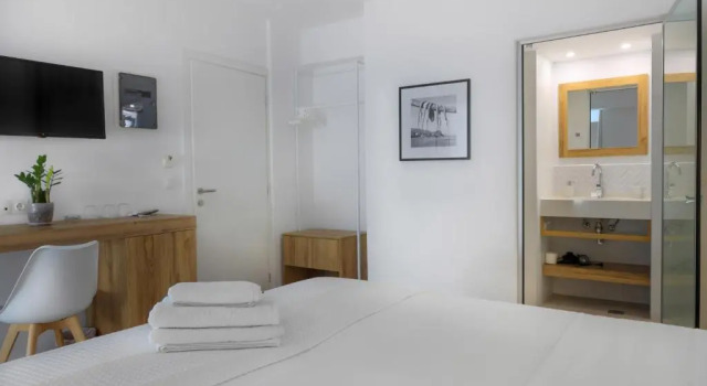 Полулюкс Sea Breeze Hotel