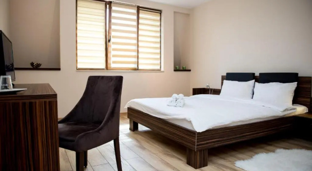Luxe Stay, Book Hotel Târgu-Mureş 