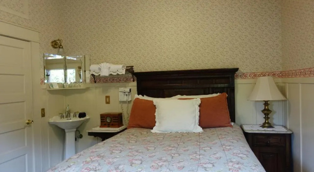 Двухместный номер Standard с видом на сад The Old St Angela Inn