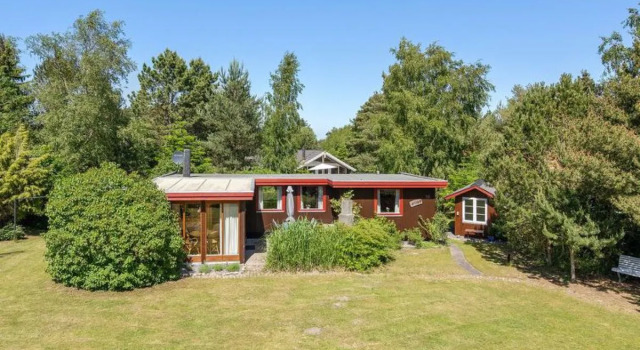 "Kaarina" - 550m from the sea in Lolland, Falster and Mon, Book Hotel Hotels in Kramnitse with Parking, Parking