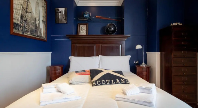 Navy Apartment by Wonderful Italy