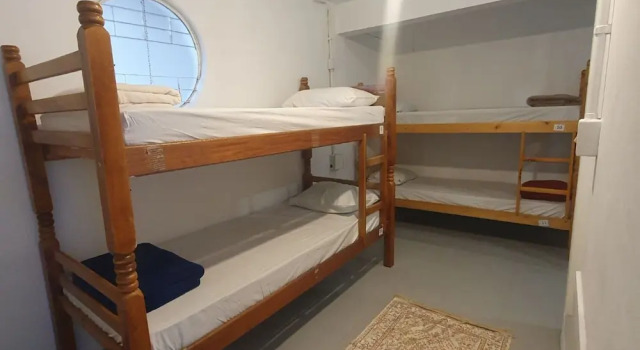 Кровать в общем номере (женский номер) Hostel Farol da Barra