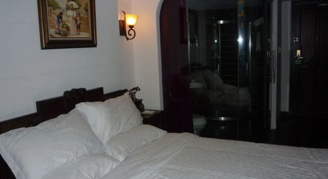 Chillon Castle Hotel, Book Hotel Suzhou 