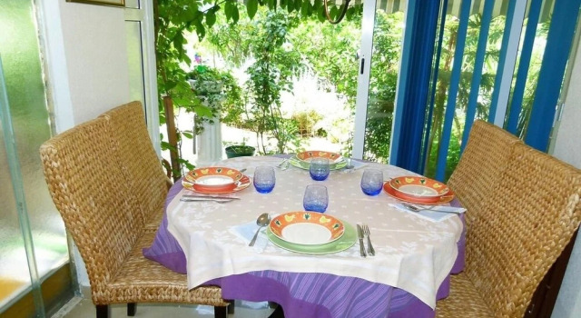 Zeljko - With Nice Garden - H