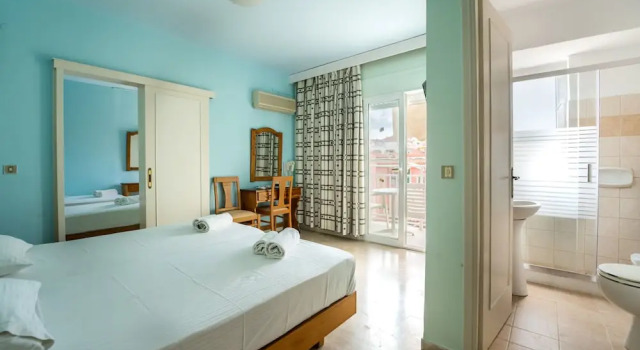 Семейный номер Standard с 2 комнатами с балконом и с видом на город Hotel Summery