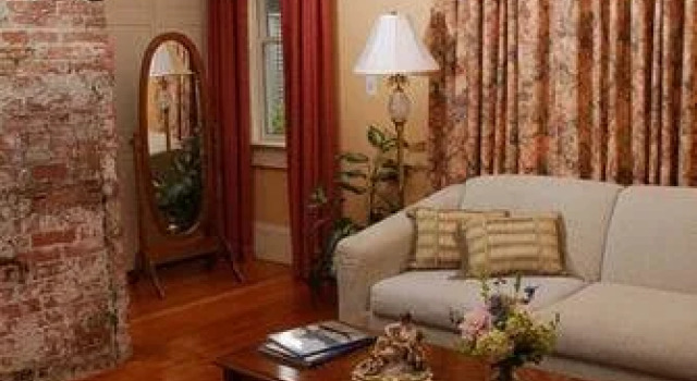The Spring Seasons Inn, Забронировать Отель Отели Ньюпорт с парковкой, рядом с Развлекательный центр Ryan Family Amusements, Парковка