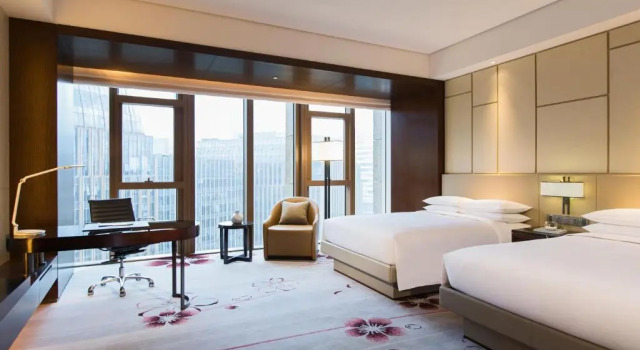 Номер Premier Renaissance Nanjing Olympic Centre Hotel