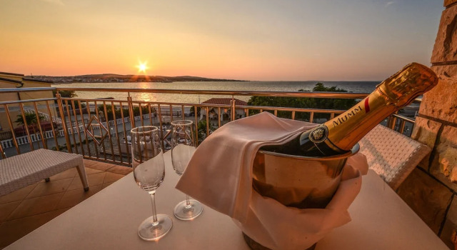 Апартаменты Deluxe c 1 комнатой с балконом и с видом на море Sunset Apartments