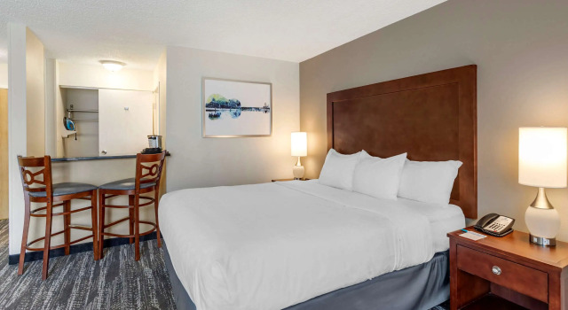 Двухместный номер Standard Clarion Inn Sheffield Muscle Shoals