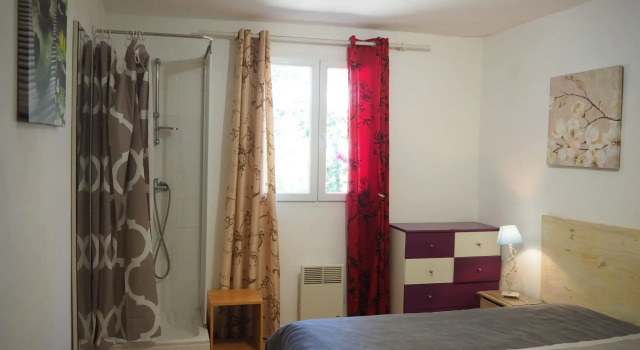 Holiday home with swimming pool,Vaison-la-Romaine, Забронировать Отель Отели Везон-ла-Ромен с парковкой, рядом с Археологический музей Théo Desplans, Парковка