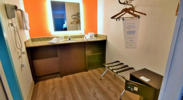Номер Deluxe Howard Johnson by Wyndham Ocala FL I-75
