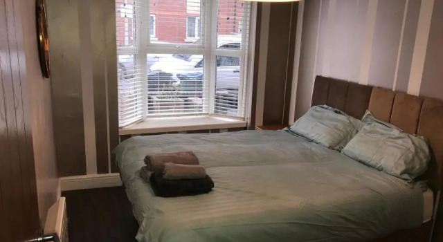 Ground Floor Contemporary 1 Bed Apartment, Book Lejlighed Hoteller i Smethwick med parkering, Parkering