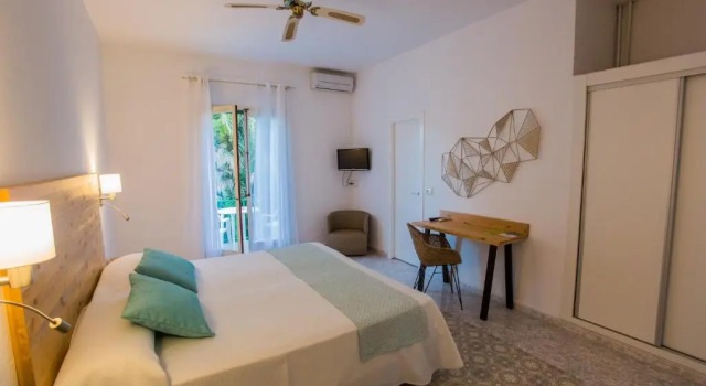Двухместный номер Standard с балконом Hotel Tagomago