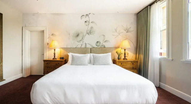 Номер Executive The Russell Boutique Hotel