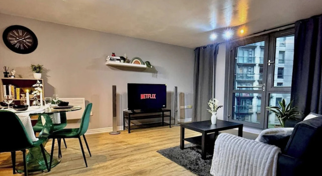2bed Flat 5 Mins From New Street Free Parking, Забронировать Апартаменты/квартира Отели Бирмингема с парковкой, рядом с Океанариум «Национальный центр морской жизни», Парковка