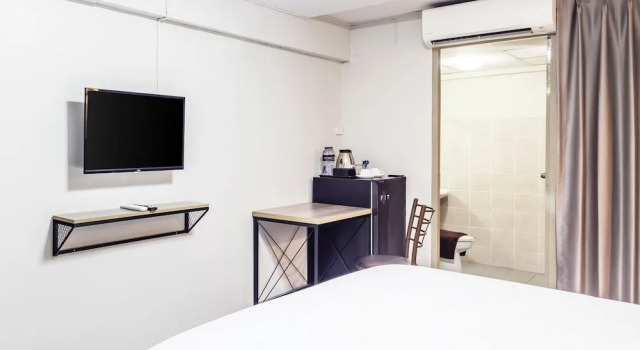 Двухместный номер Standard с балконом Livotel Express Hotel Ramkhamhaeng 50 Bangkok - No Parking
