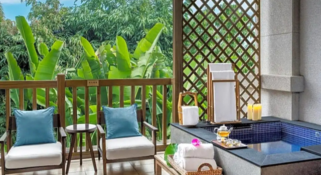 Трёхместный номер Standard с видом на сад Country Garden Hot Spring Hotel Huizhou