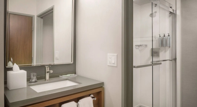 Двухместный люкс Courtyard Farmington