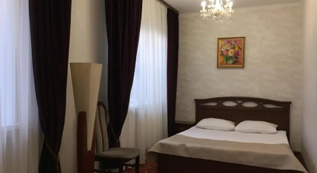 Hotel-Restaurant Lyube Plus, Réserver Hôtel Hôtels à Khmelnitskiy avec parking, Parking