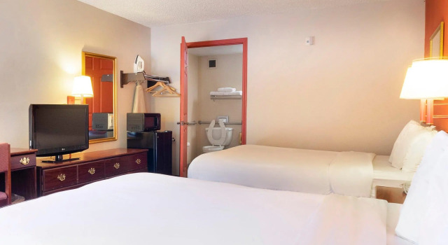 Двухместный номер Premium OYO Hotel Adairsville Hwy 140