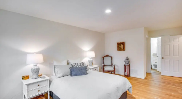 Airy West Cape May Cottage < 1 Mi to Beach!, Book Vacation Home Cape May New Jersey