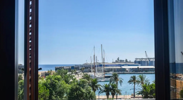 Студия с видом на море Port Plaza Apartments