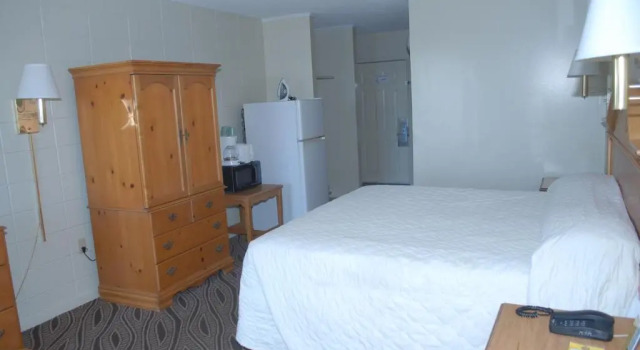 Двухместный номер Standard Admiral Motor Inn