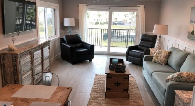 Summerhouse 111 2 Bedroom Condo, Rezerwuj Apartament Hotele w Saint Augustine Area z parkingiem, Parking