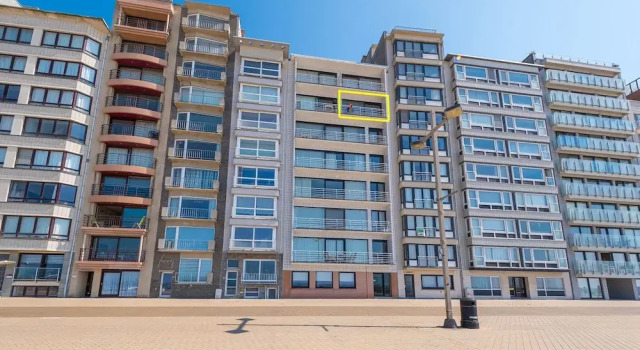 Spacious Apartment on the Seafront, Prenota Appartamento Hotel a Flanders con parcheggio, Parcheggio