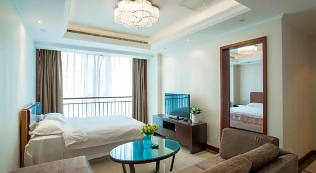 Qingdao Jinshan We+ Holiday Apartment (Wusi Square)