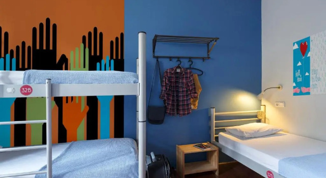 Кровать в общем номере Hush Hostel Lounge