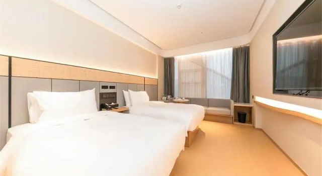 Ji Hotel Jiaxing Shimao Center