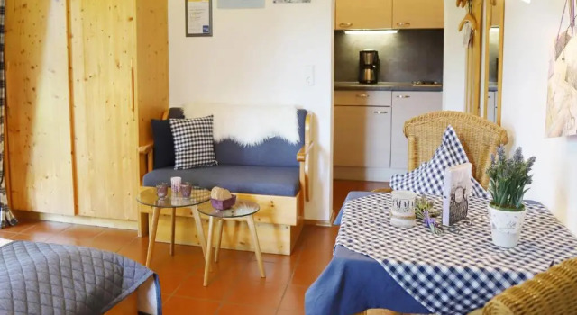 Strohmayer Appartements, Varaa Huoneisto Hotellit Chiemgau pysäköinnillä, Pysäköinti