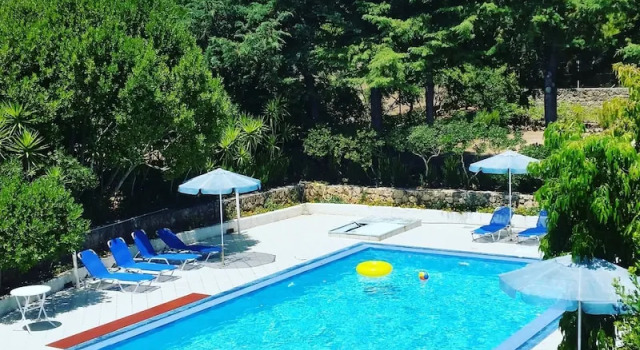 Студия Bluewhite Studio - Mountain View by the Pool