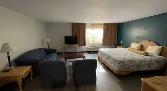 Двухместный люкс Portside Inn & suites