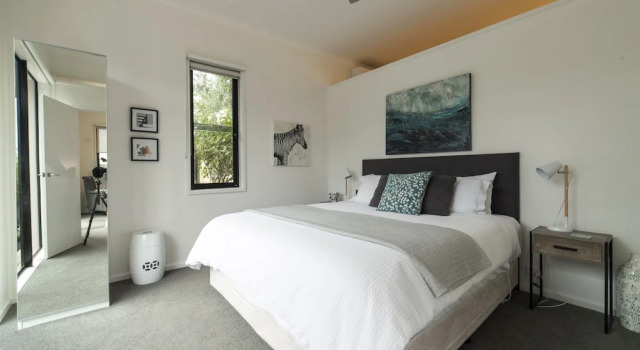 Двухместные апартаменты Deluxe с балконом и с видом на сад Hilltop Apartments Phillip Island