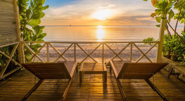 Кровать в общем номере Green Gallery Beach Boutique Hotel