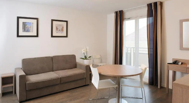 Люкс Premium Zenitude Hôtel Résidences Roissy Village