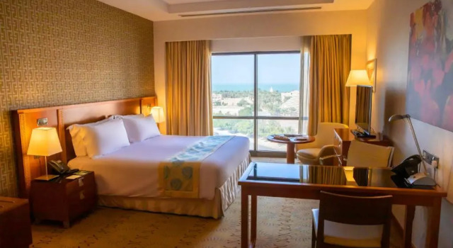 Люкс Holiday Inn - Suites Kuwait Salmiya by IHG